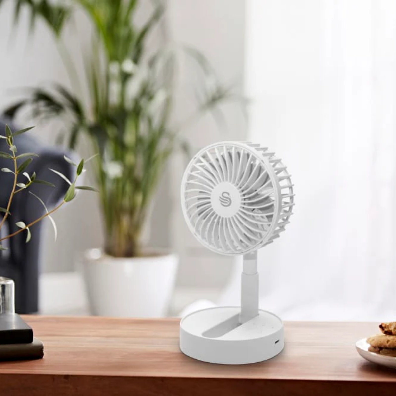 Swan SFA16929 Rechargeable Foldable Fan White Swan SFA16929 Rechargeable Foldable Fan White - Image 4